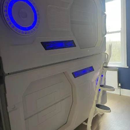 Capsule hotel The Pod